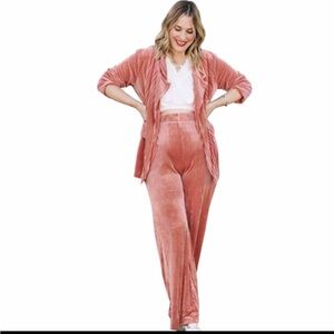 Vada Winter mauve Pink ribbed Velvet cozy 2 piece Lounge Set. size small